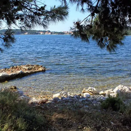 Apartment Perini Dvori - By The Sea Veli Rat