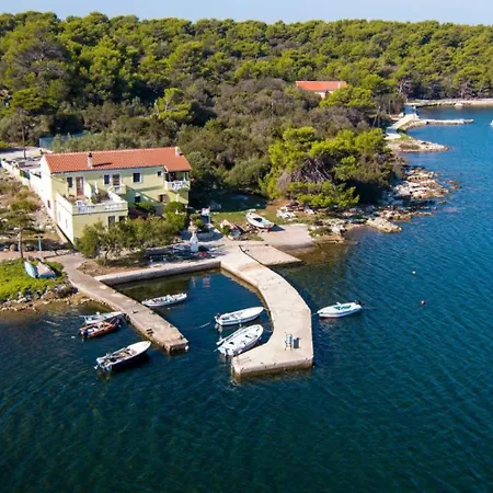 Perini Dvori - By The Sea Apartment Veli Rat
