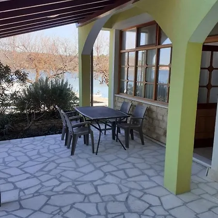 Apartment Perini Dvori - By The Sea *