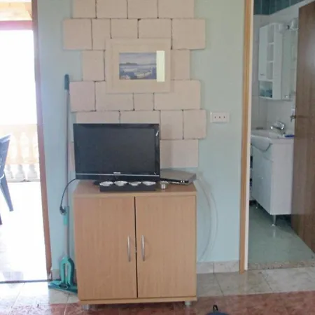 Apartment Perini Dvori - By The Sea *
