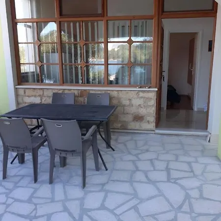 Perini Dvori - By The Sea Appartement